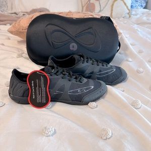 New black Nfinity cheer shoes size 8!